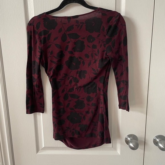 Burgundy flower top - Picture 3 of 3